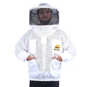 3-layer ventilated beekeeping jacket with round veil and YKK zippers for ultimate comfort and protection.