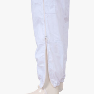 Ventilated beekeeping trousers made from cotton mesh with leg-high zippers, adjustable velcro and elastic, and a large front pocket.