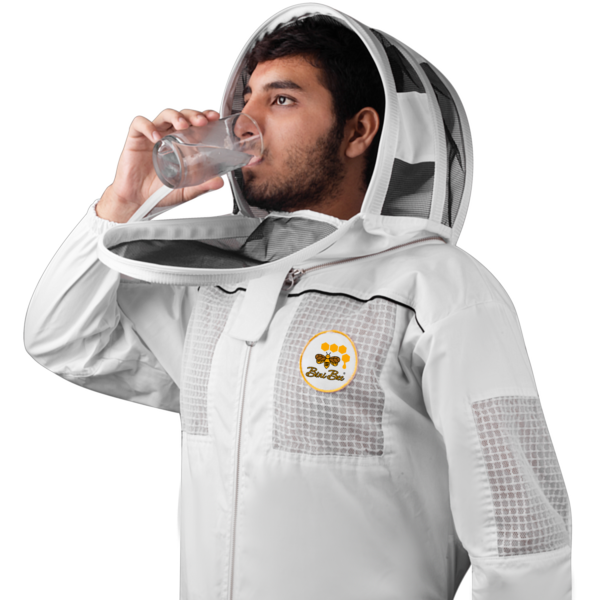 Semi-ventilated cotton beekeeping jacket with hood veil, mesh panels, and multiple pockets for optimal comfort and functionality.