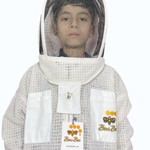 Three-layer ventilated kids' beekeeping suit with detachable hood veil, designed for safety and comfort in beekeeping activities.